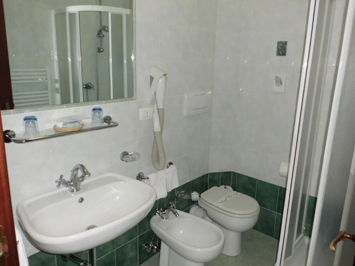 Fegina 3 Deluxe Bedrooms & Bathrooms Monterosso al Mare Italia